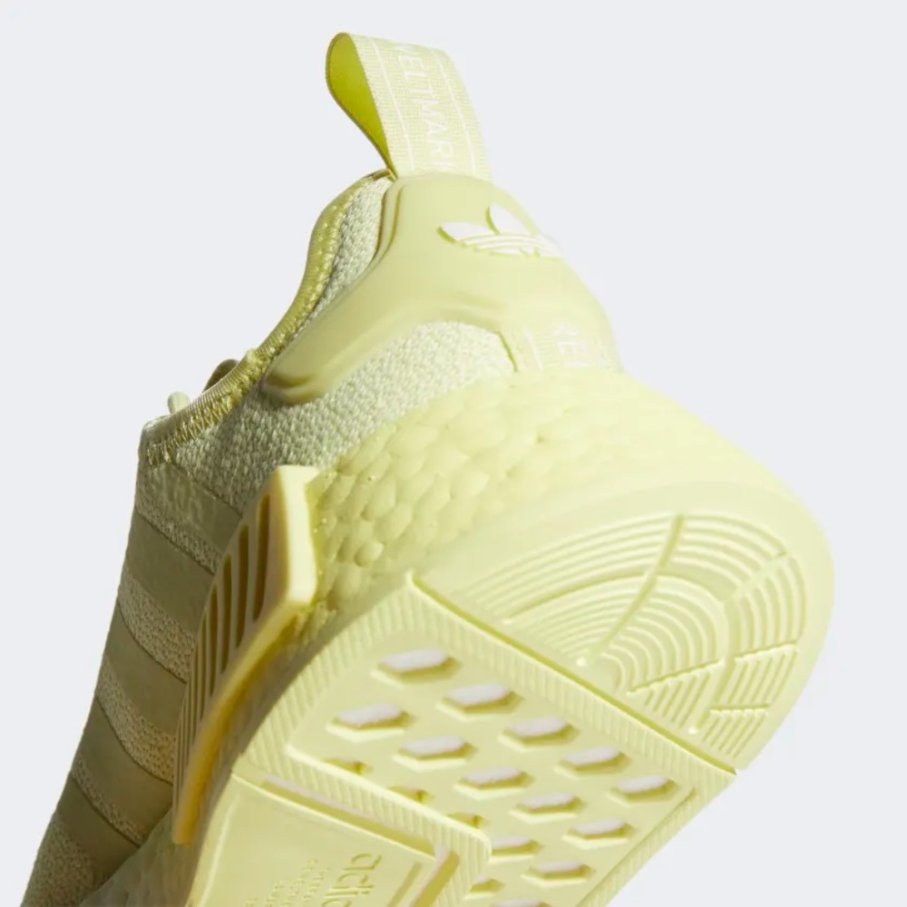 [NEW] Women's Adidas NMD_R1 Shoes GX8382 - Picture 8 of 8